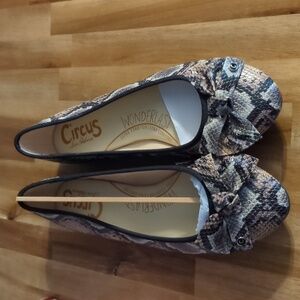 Circus by Sam Edelman women's snake print flats size 9 NWT